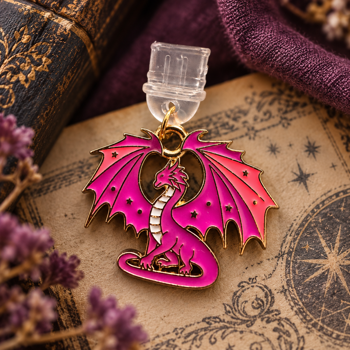 Pinker Fantasy Drachen Kindle Charm – USB-C Dust Plug