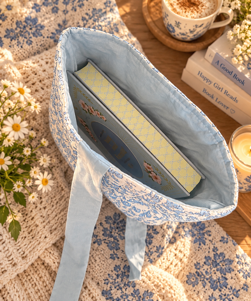 Blaue Büchertasche mit Schleife – Gepolsterte Buchhülle - Cottagecore