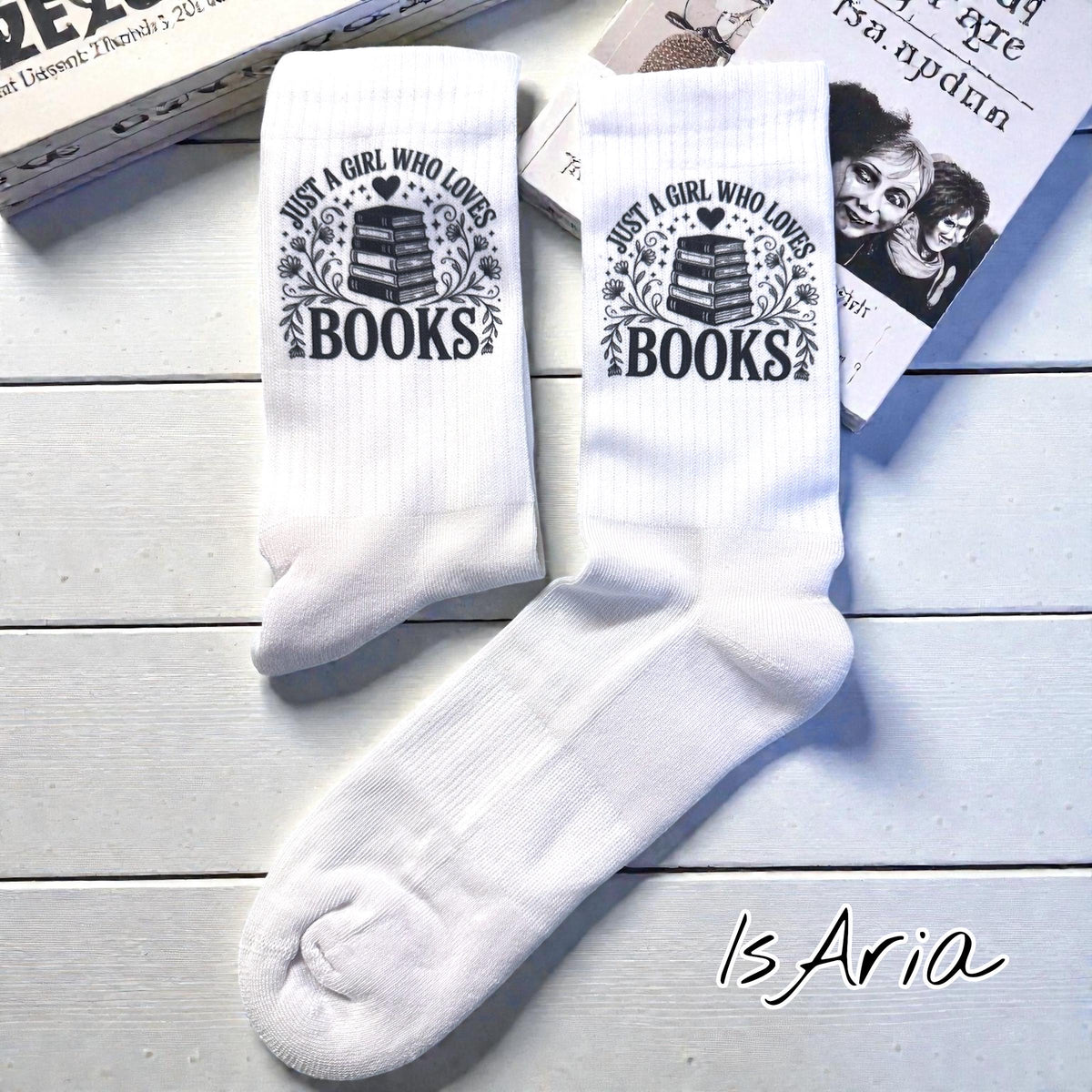 Just a Girl Who Loves Books Socken – Personalisierbar – Produktfoto 7