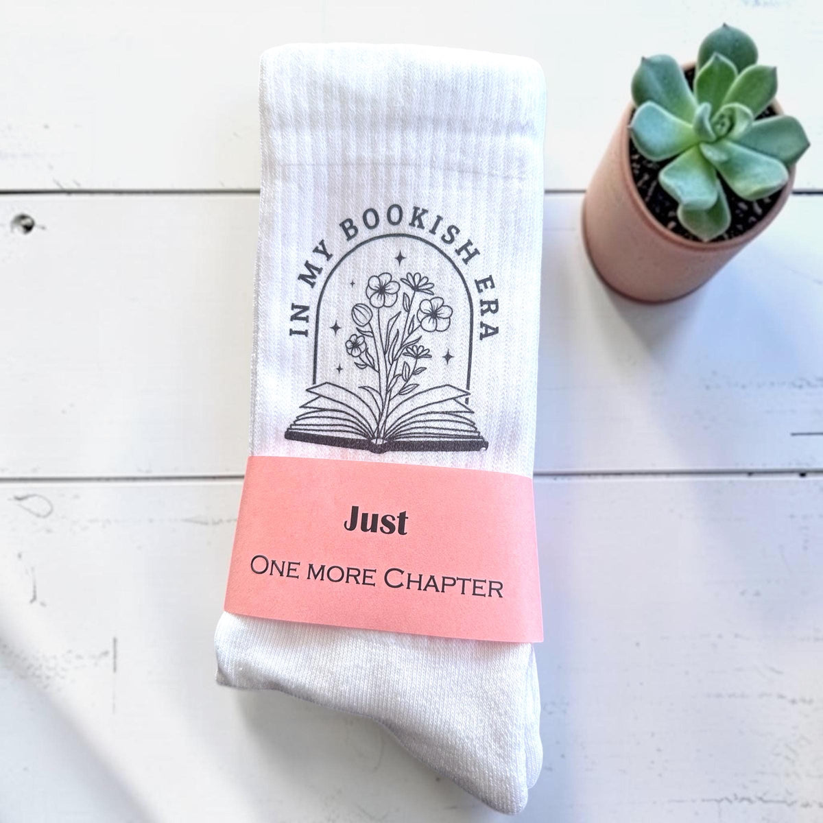 In My Bookish Era Socken – Personalisierbar – Produktfoto 2