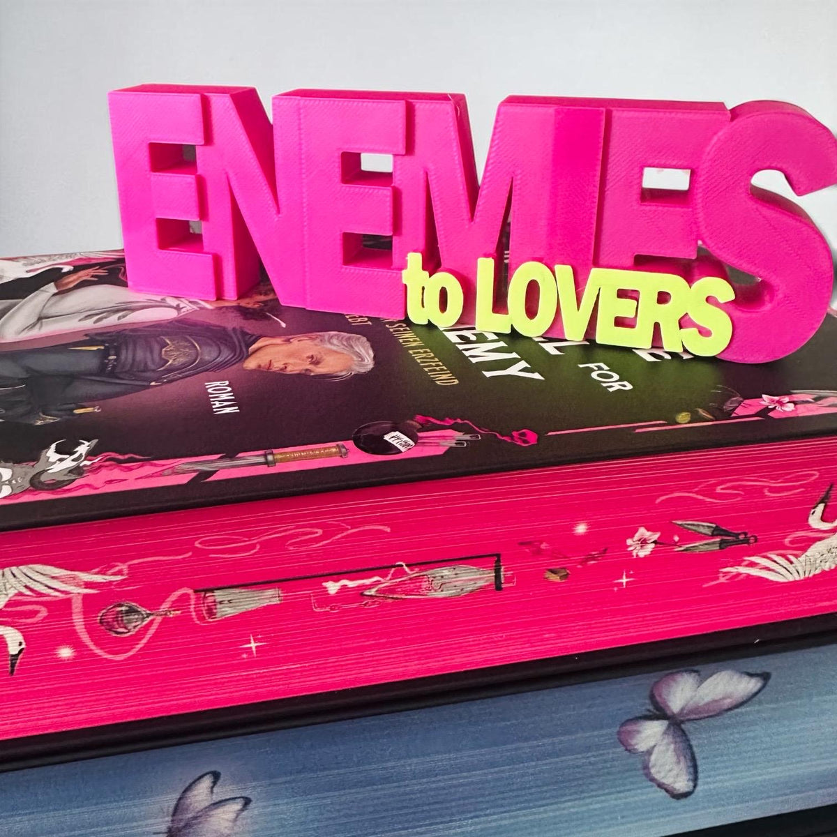 Enemies to Lovers Regaldeko aus PLA – Produktfoto 2