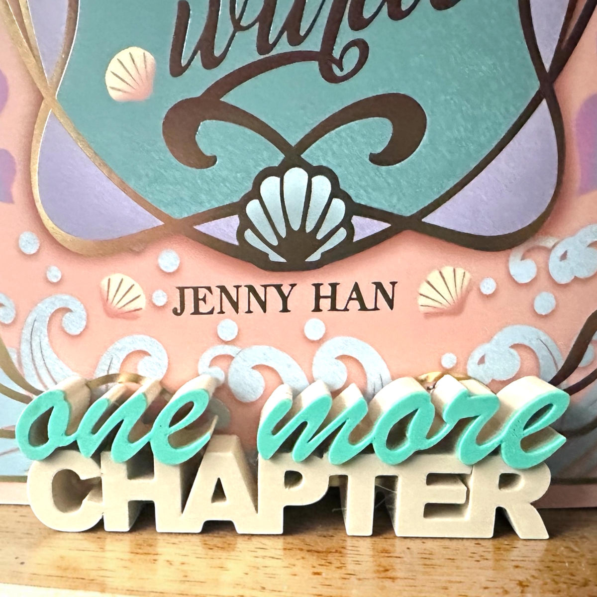 One More Chapter Regaldeko aus PLA – Produktfoto 9