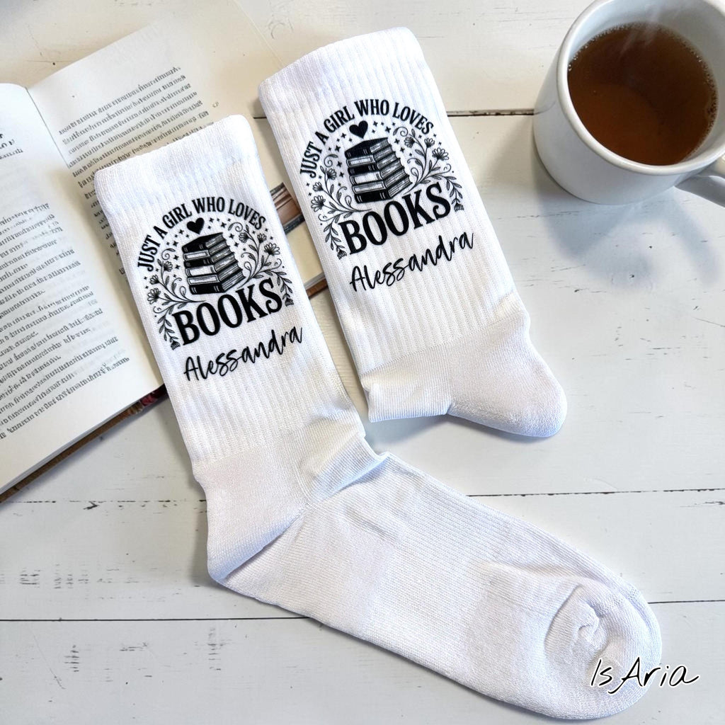 Just a Girl Who Loves Books Socken – Personalisierbar – Produktfoto 2