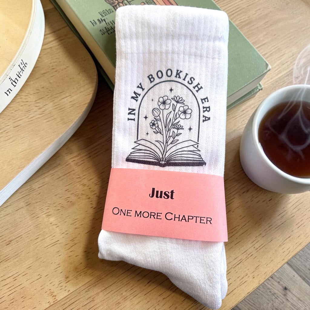 In My Bookish Era Socken – Personalisierbar – Produktfoto 8