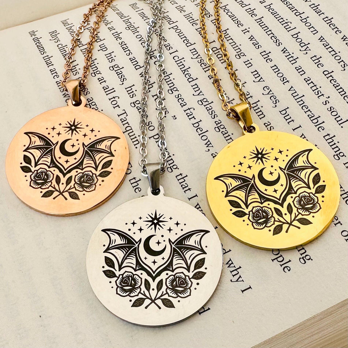 Fantasy-Wings-Halskette aus Edelstahl – personalisierbar – gravierter Edelstahl-Anhänger