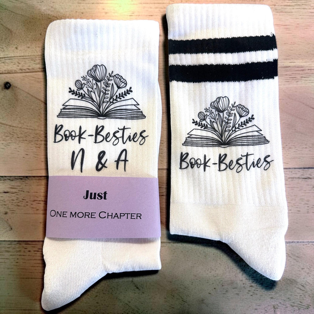 Book Besties Socken – Personalisierbar für Bücherfreundinnen – Produktfoto 4
