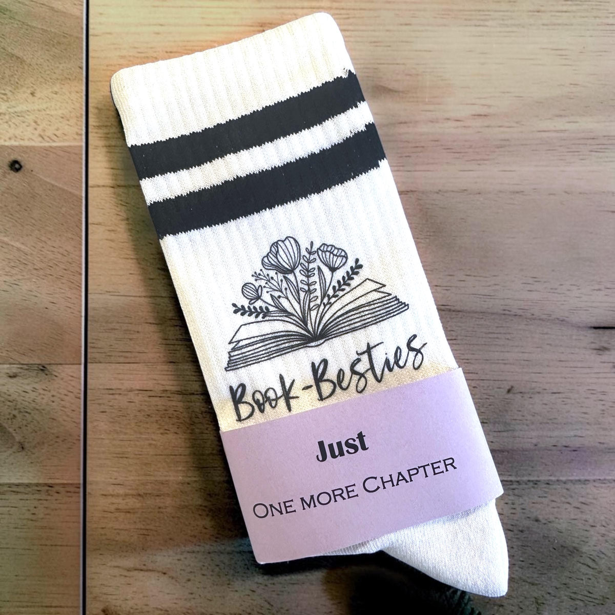 Book Besties Socken – Personalisierbar für Bücherfreundinnen – Produktfoto 6