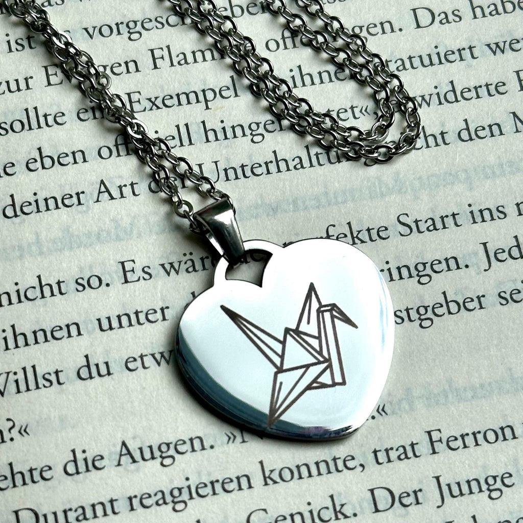 Origami-Kranich-Herz-Halskette aus Edelstahl – Produktfoto 5