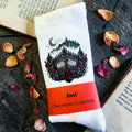 The Iron Gate Socken – Gothic Romance für Bücherfans – Produktansicht