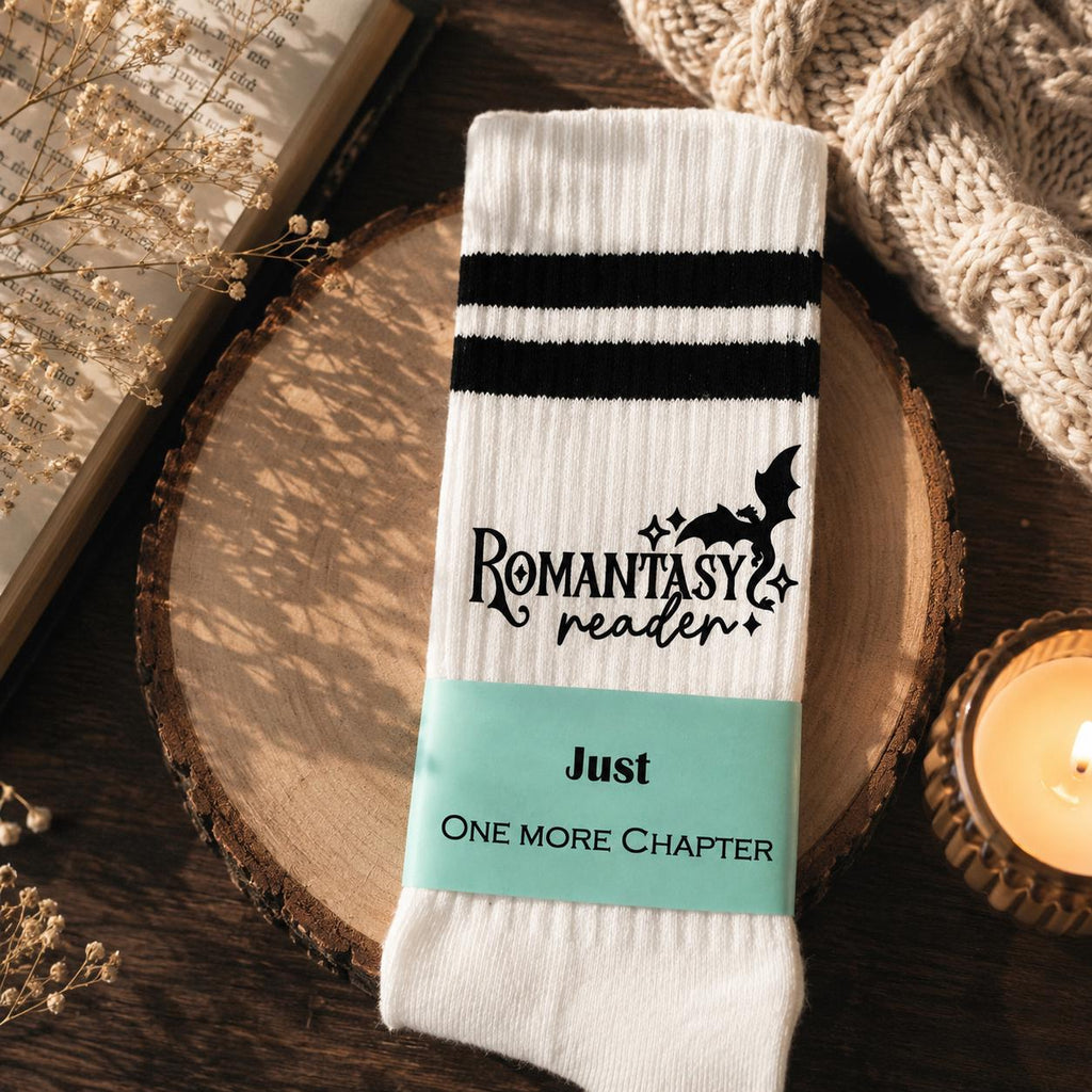 Romantasy Reader Socken – Personalisierbar – Produktansicht