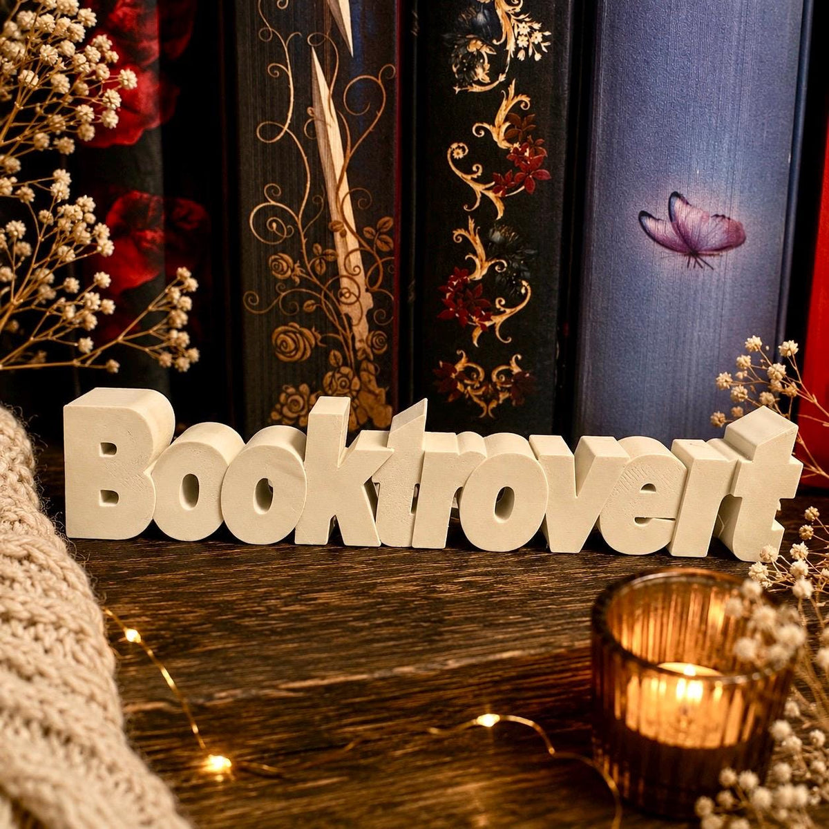 Booktrovert Regaldeko aus PLA – Farbe Beige