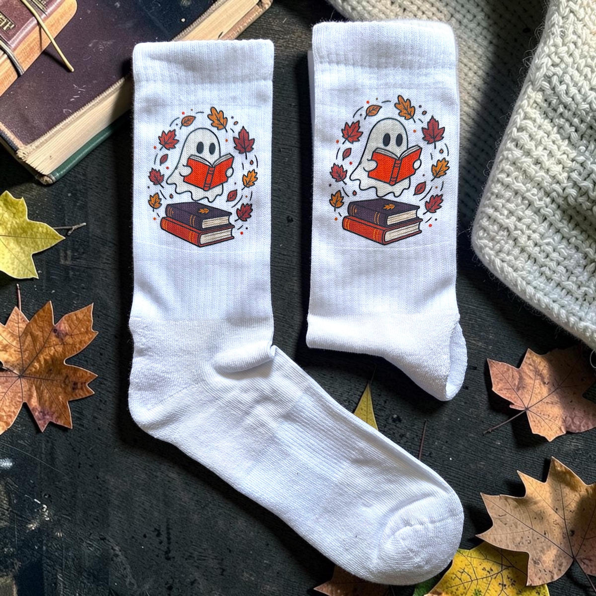 Ghost Reading Socken – Personalisierbare Herbstsocken – Produktfoto 5