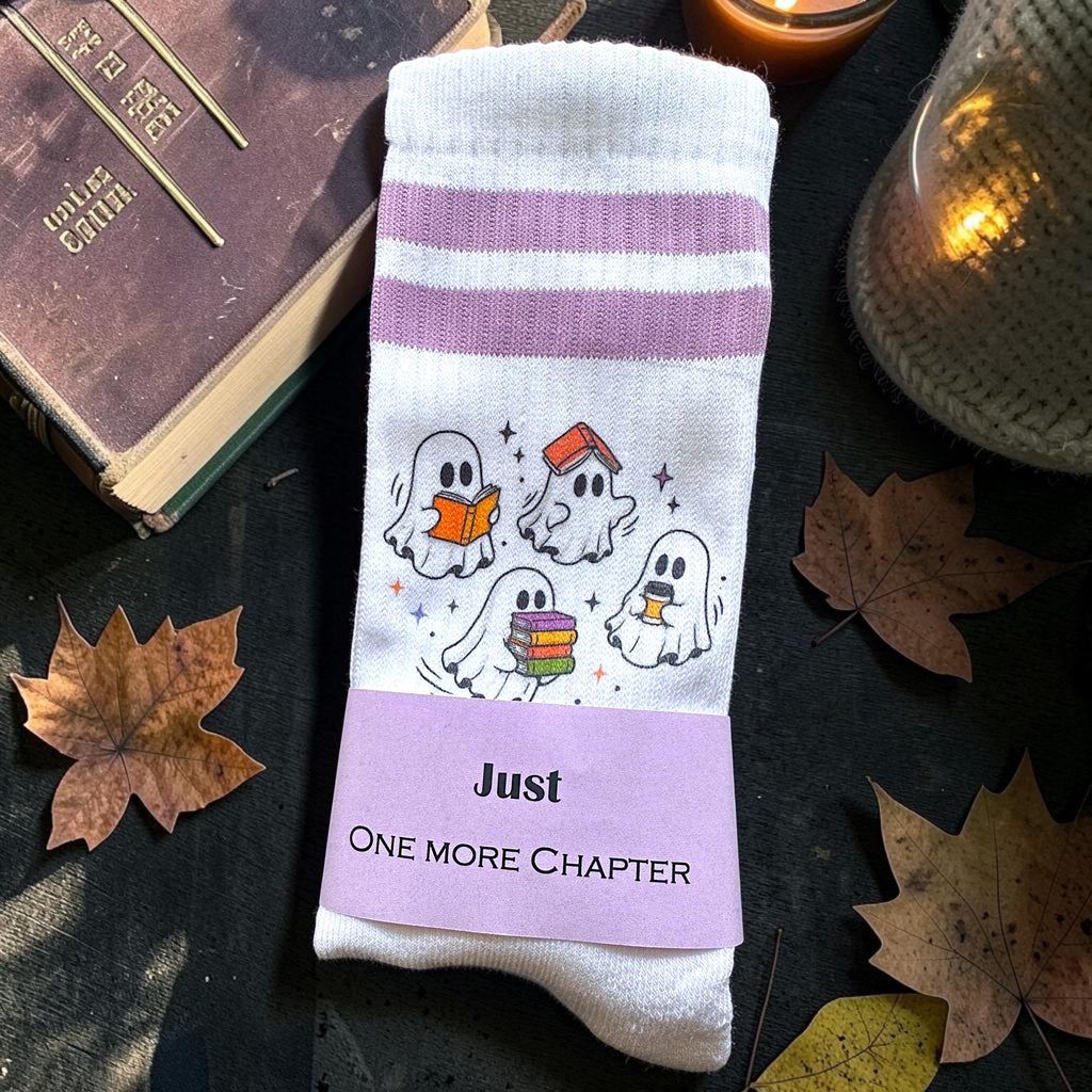 Personalisierbare Bookish Geister Socken – Mit Wunschname – Produktfoto 3