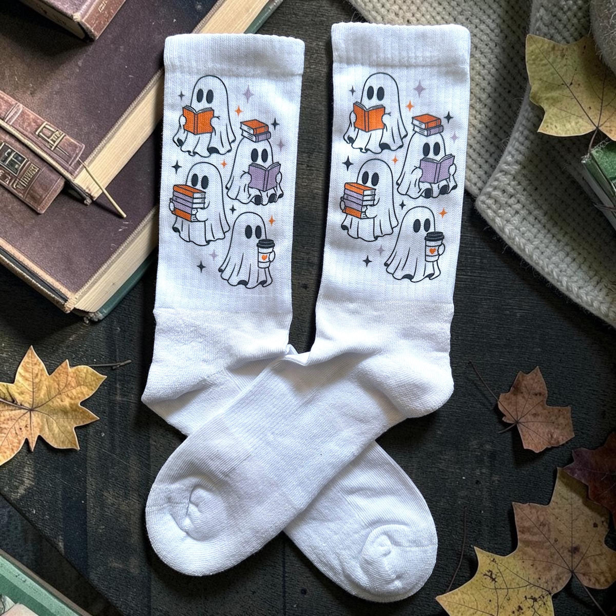 Bookish Geister Socken – Herbstsocken für Bücherliebhaber – Produktfoto 5