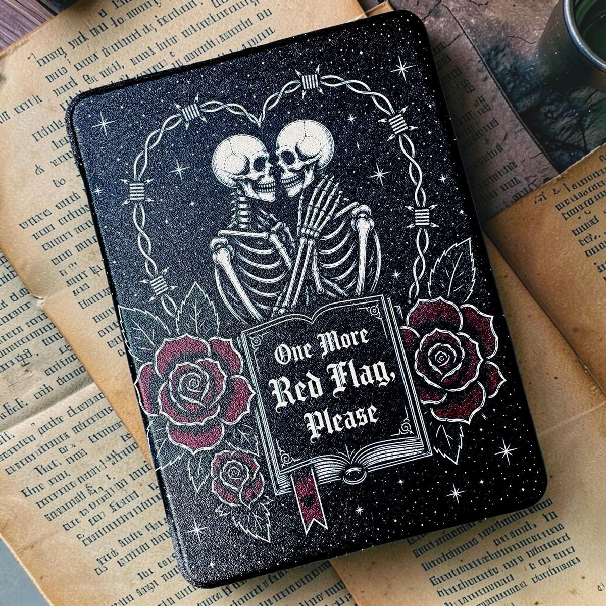 Kindle-Hülle „One More Red Flag, Please“ – Dark Romance – Produktansicht