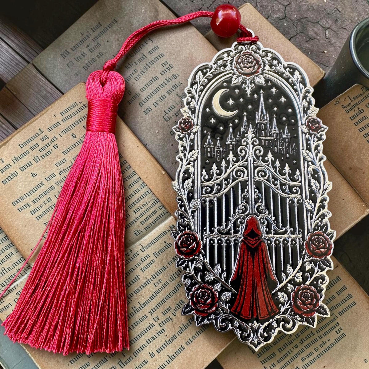 Iron Gate Metall-Lesezeichen mit Quaste im Fantasy- und Romantasy-Design