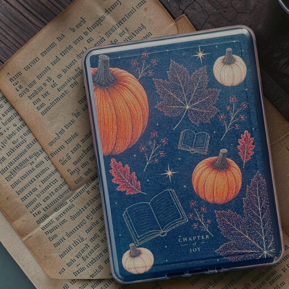 Herbst Kindle Case „Falling Leaves & Cozy Reads“ – Produktfoto 6
